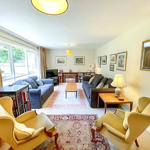 Suburban Bliss In Desirable Trinity, Free Parking Edinburgh