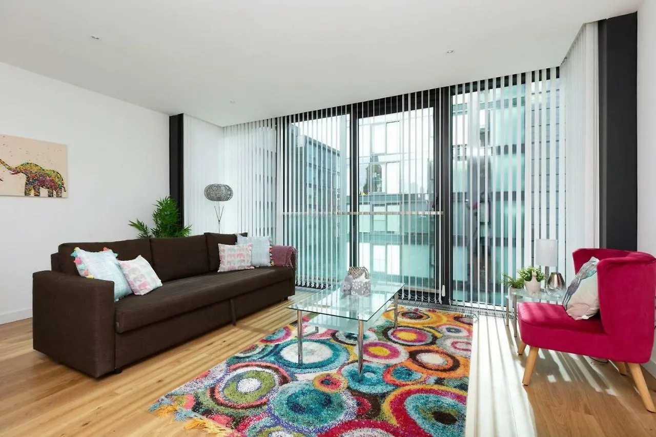 Altido Fantastic Flat With Parking location